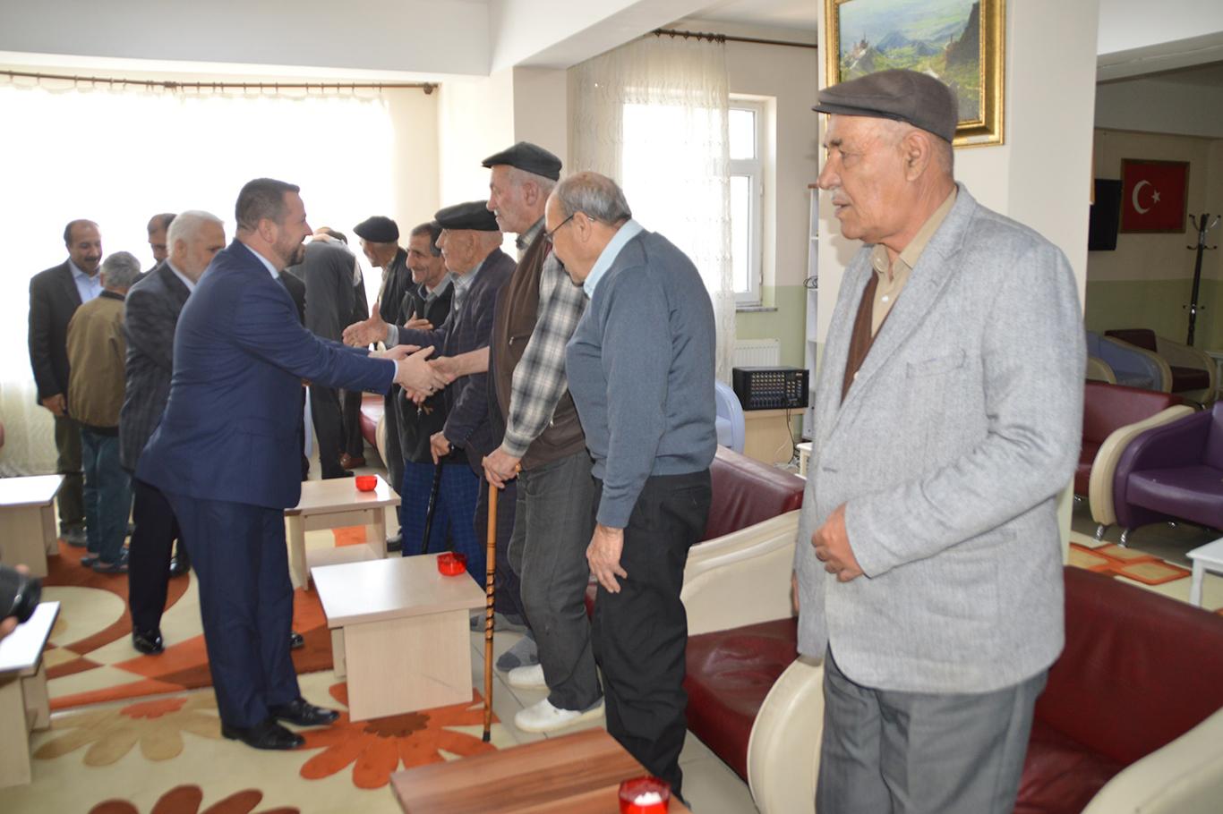 Ağrı İl Müftülüğü, huzur evi sakinlerini ziyaret etti